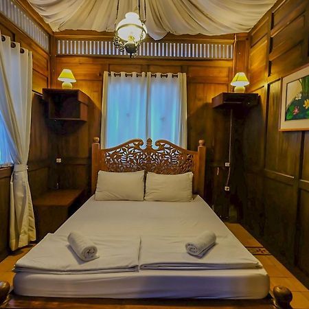 Rumah Stroberi Organic Farm & Family Lodge Lembang Eksteriør billede