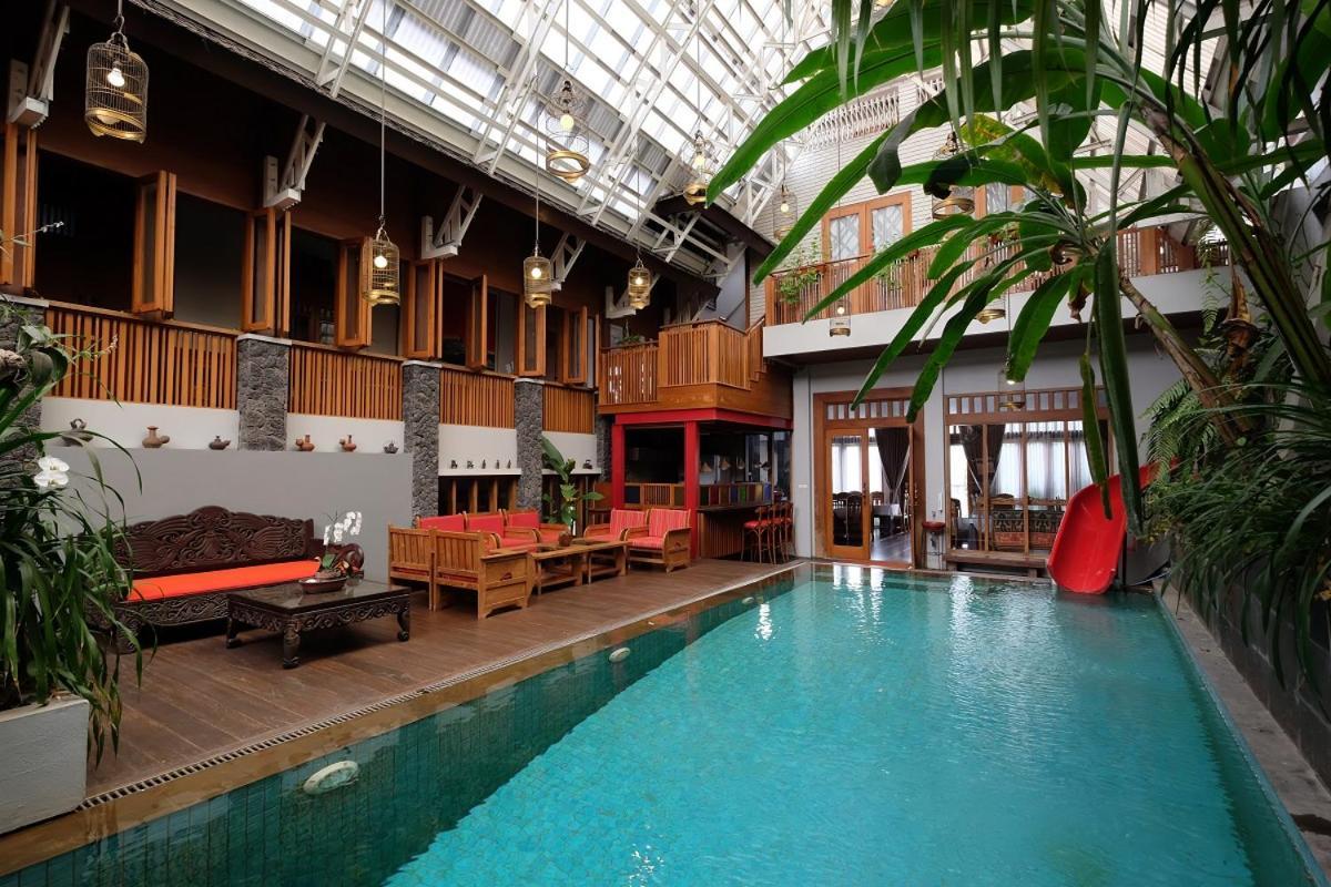Rumah Stroberi Organic Farm & Family Lodge Lembang Eksteriør billede