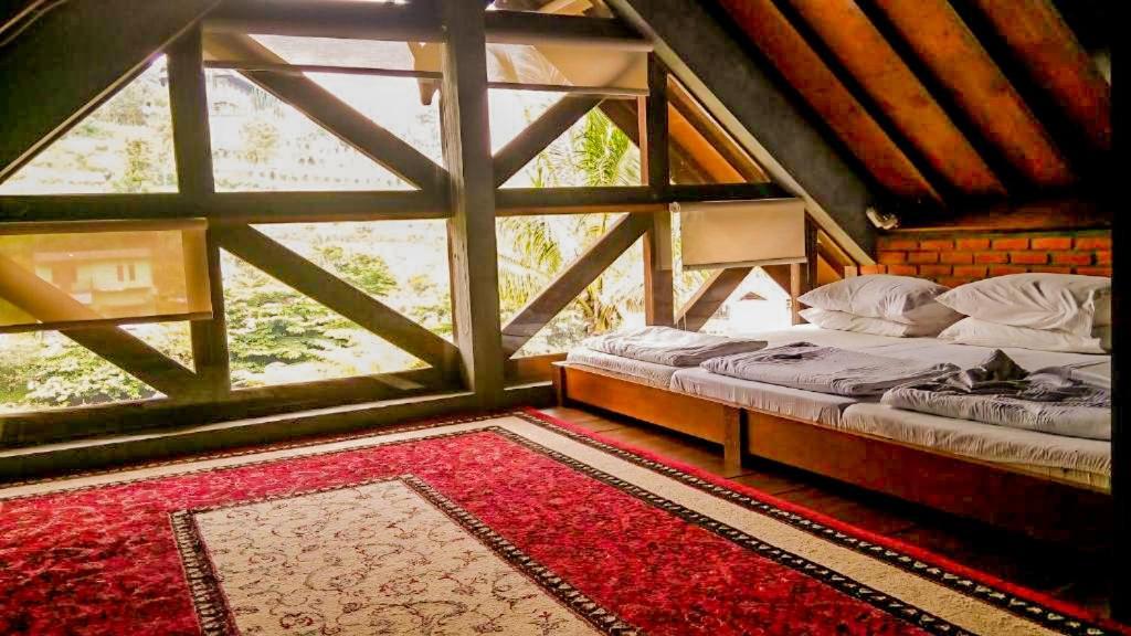 Rumah Stroberi Organic Farm & Family Lodge Lembang Eksteriør billede