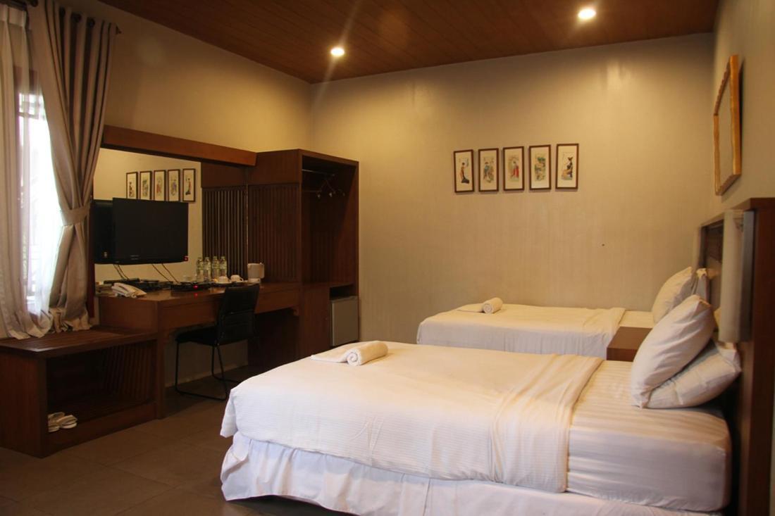 Rumah Stroberi Organic Farm & Family Lodge Lembang Eksteriør billede