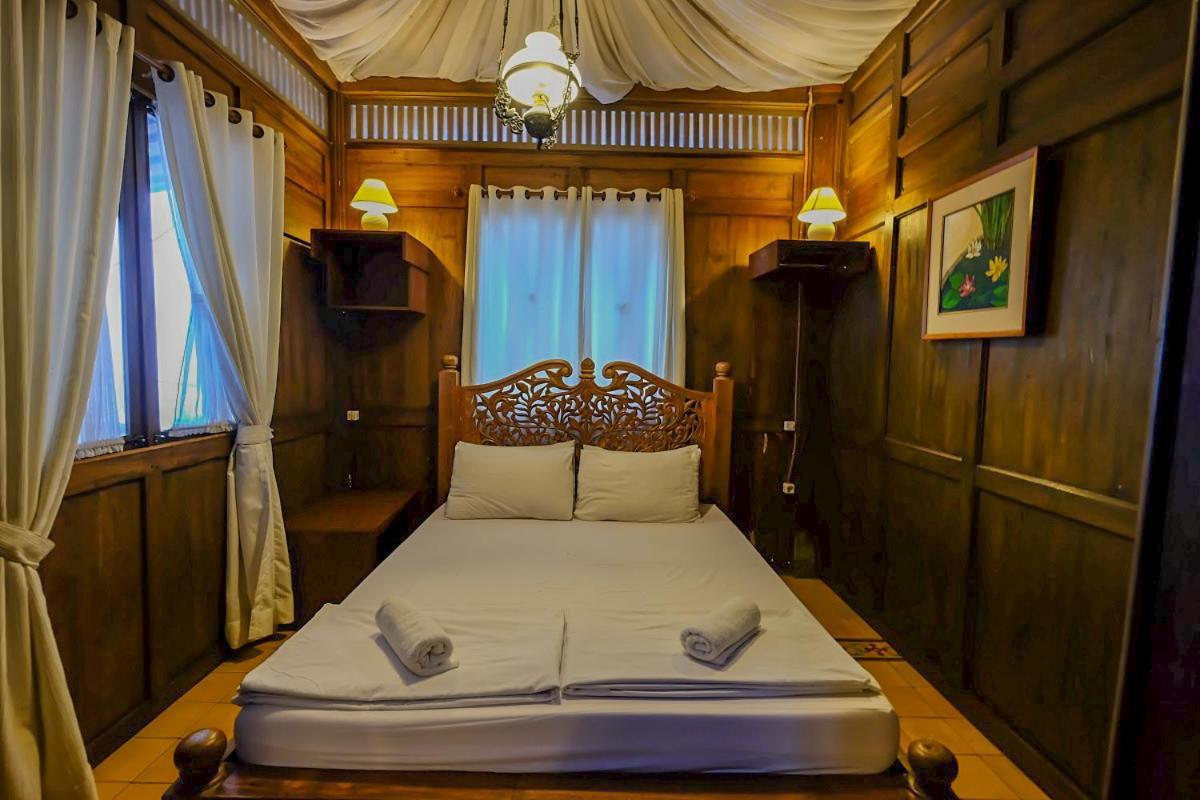 Rumah Stroberi Organic Farm & Family Lodge Lembang Eksteriør billede