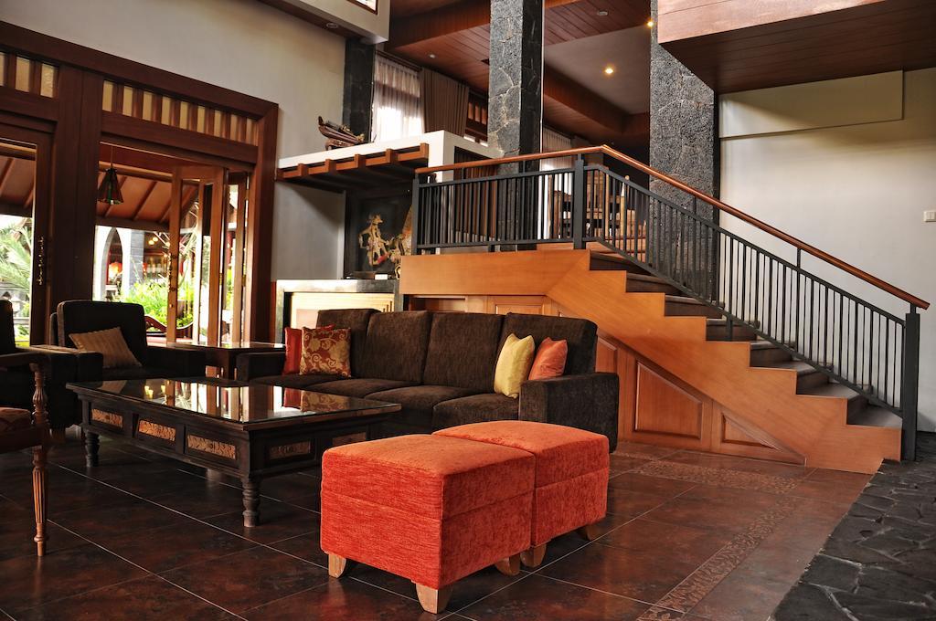 Rumah Stroberi Organic Farm & Family Lodge Lembang Eksteriør billede