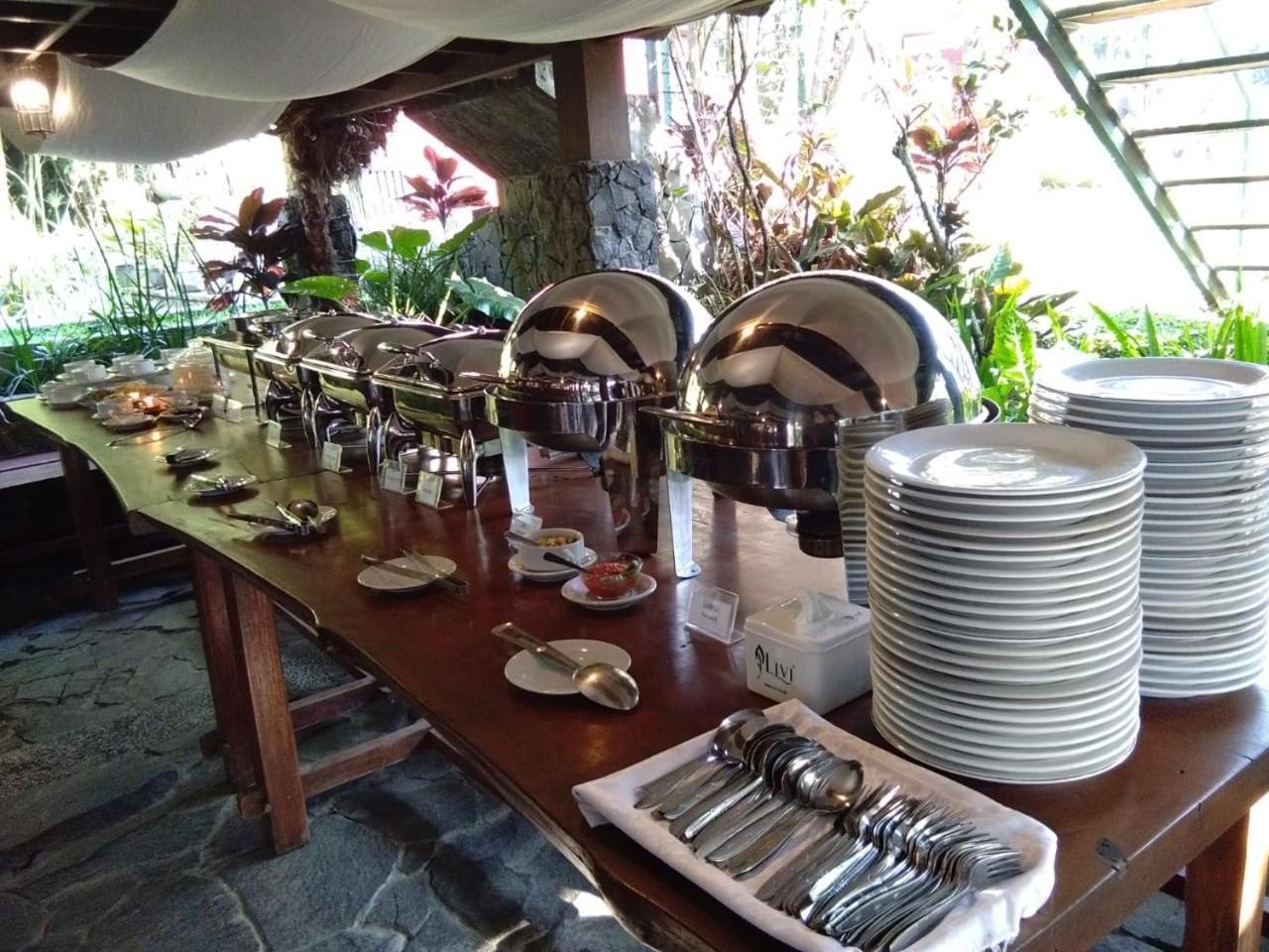 Rumah Stroberi Organic Farm & Family Lodge Lembang Eksteriør billede